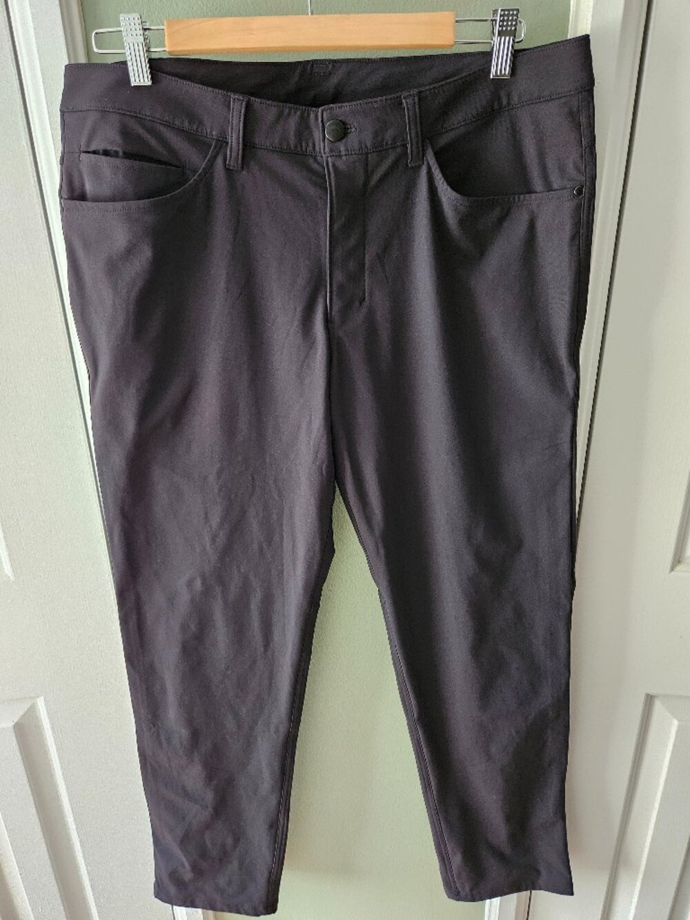 Lululemon Men's ABC Pants Classic 32" Inseam Size 35 Black Casual Chino Stretch